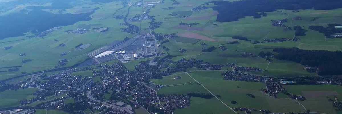 Flugwegposition um 16:41:18: Aufgenommen in der Nähe von Gemeinde Straßwalchen, 5204 Straßwalchen, Österreich in 1537 Meter
